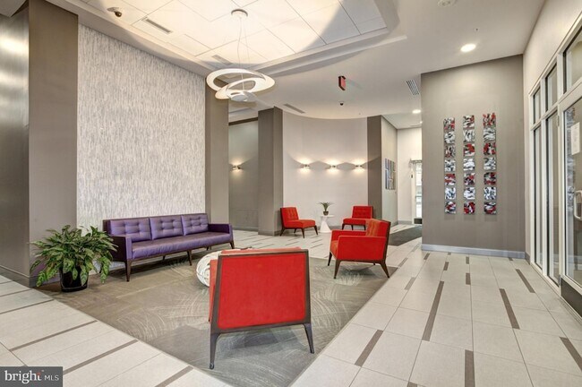 Building Photo - 930 Wayne Ave