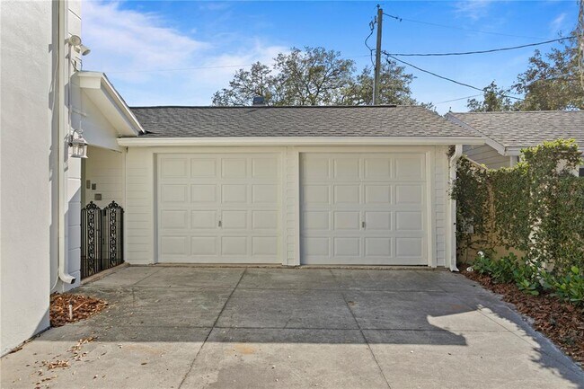 Building Photo - 4704 W Brookwood Dr