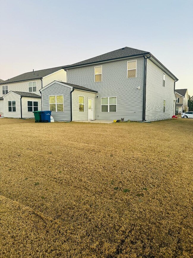 Building Photo - 2237 Bethpage Dr