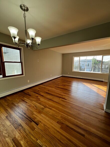 Building Photo - 52 Frederick St