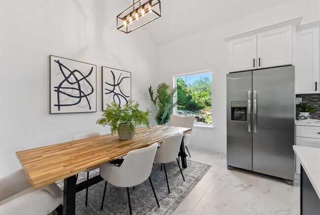 Building Photo - 418 Bedford Dr