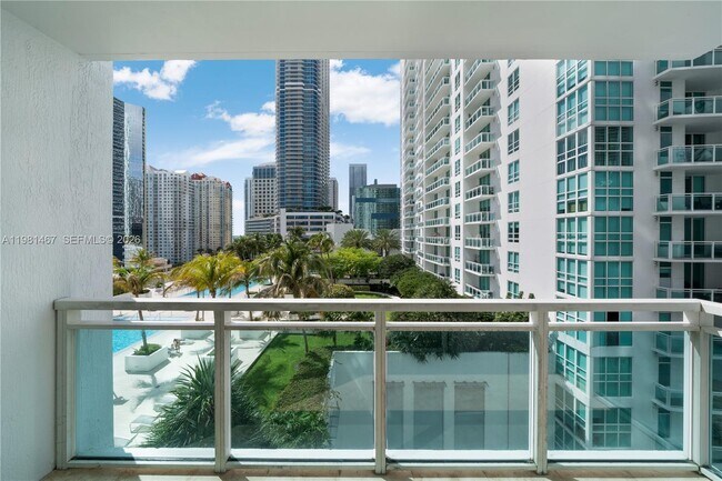 Building Photo - 950 Brickell Bay Dr