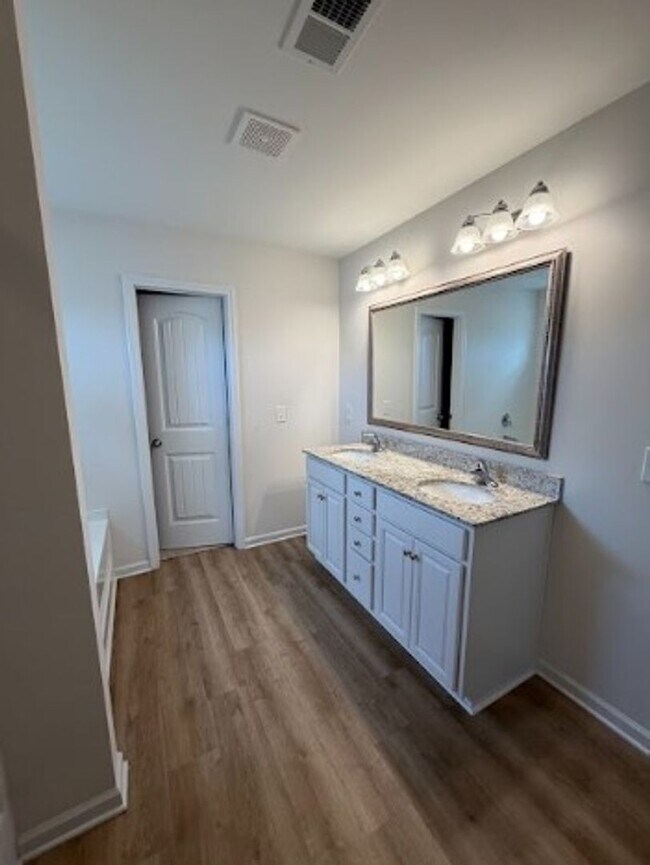 Building Photo - Newly Renovated Single Family Home | 4 BR/2.5BA | Garage Attached