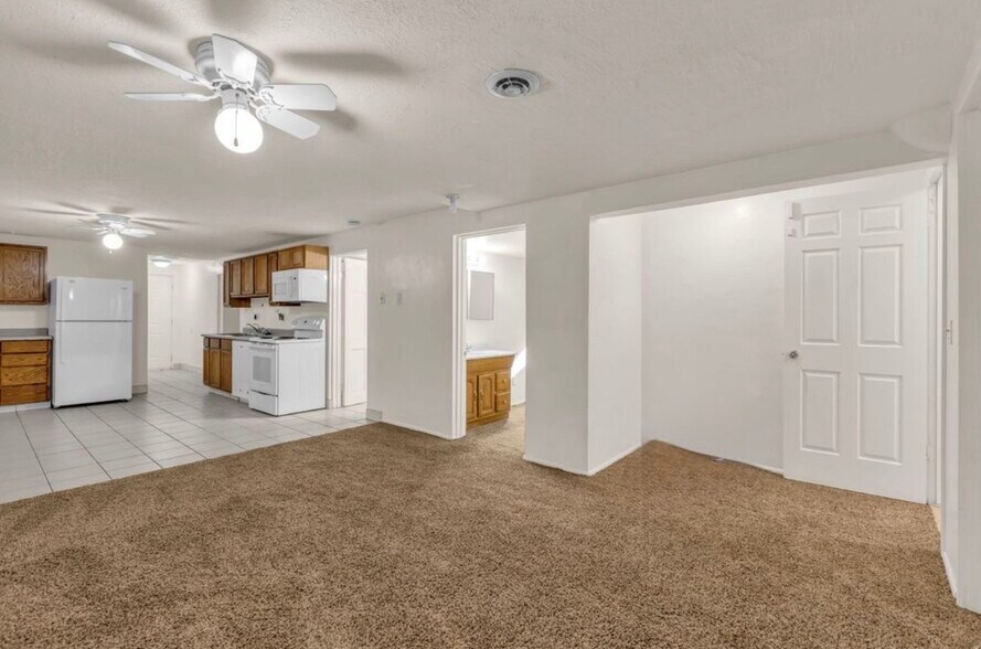 Building Photo - 2321 Harvest Ln