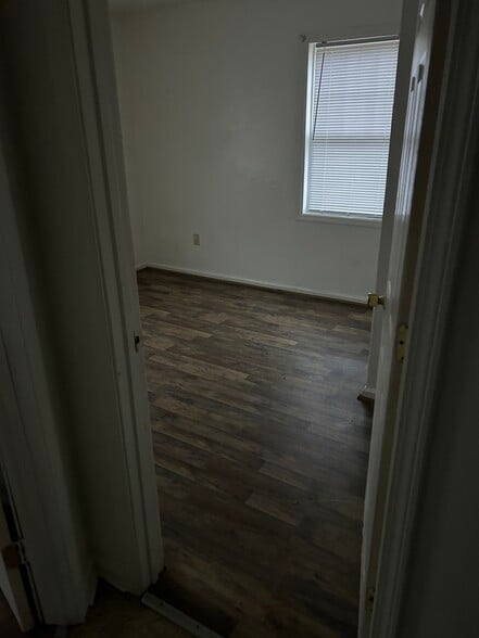 Building Photo - 520 Buckley St