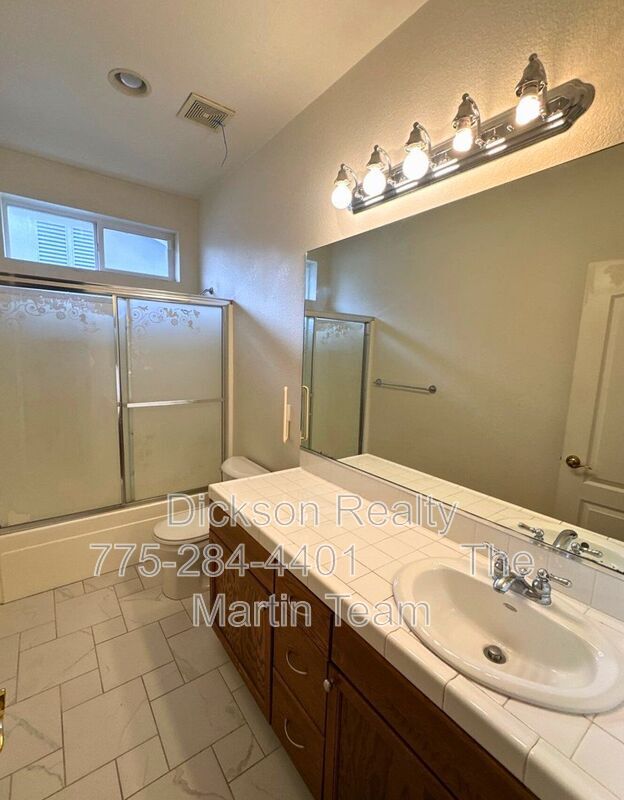 Building Photo - 7121 Crest Hill Dr