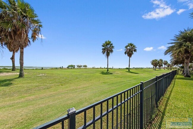Building Photo - 22 Laguna Madre Dr