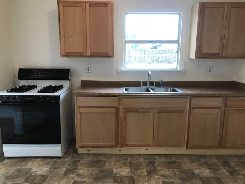 Building Photo - 2127 B Street