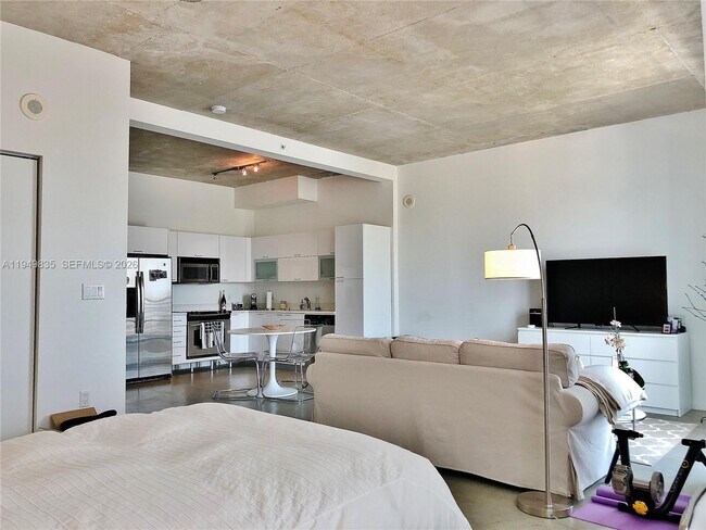 Building Photo - 234 NE 3rd St