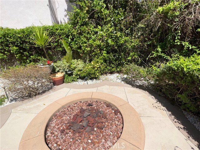 Building Photo - 12 Water Lily Way