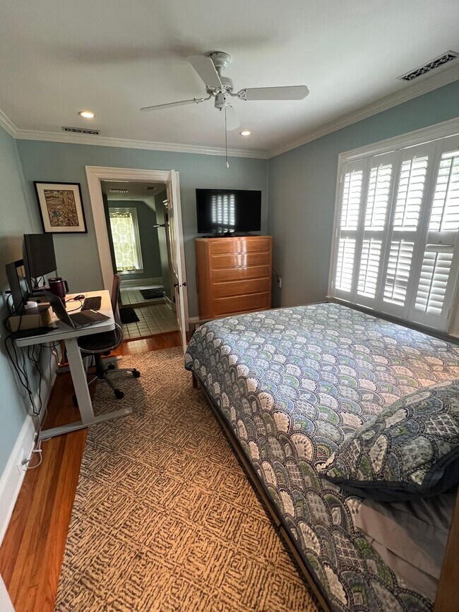 Building Photo - Gorgous 4 Bed 3.3 Bath house in the Sedgef...