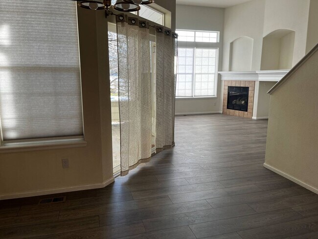 Building Photo - Spacious Townhouse Available in Lafayette