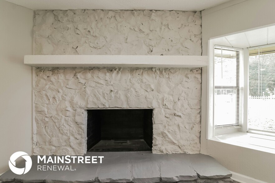 Building Photo - 2411 Chase Ave