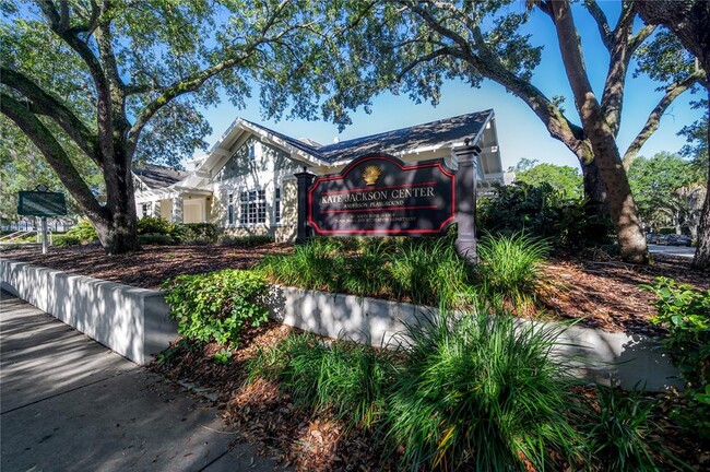 Building Photo - 762 S Village Cir