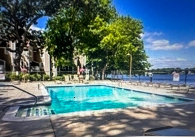 Building Photo - 78 Pointe Rok Dr