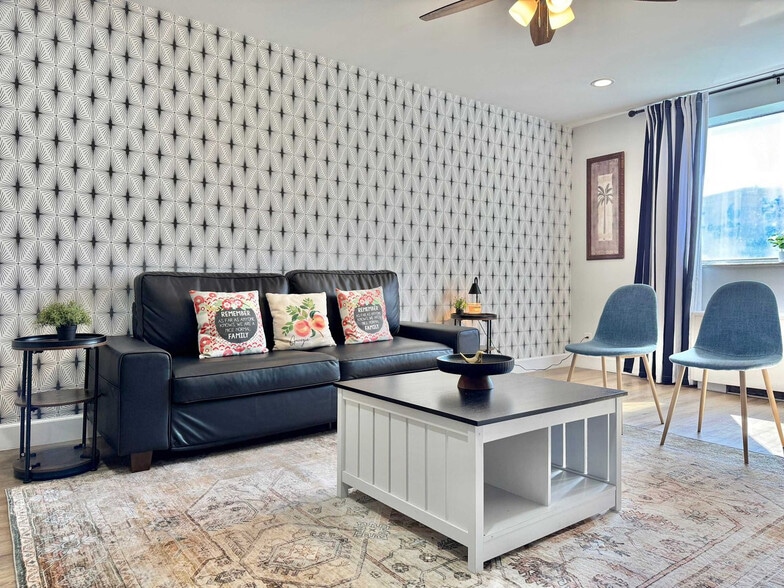 Primary Photo - 215 Piedmont Ave NE