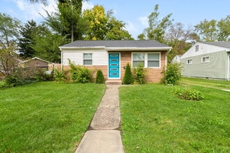 Building Photo - Completely Remodeled and close to ND!