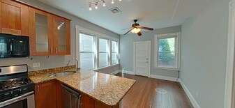 Building Photo - 739 Parker St