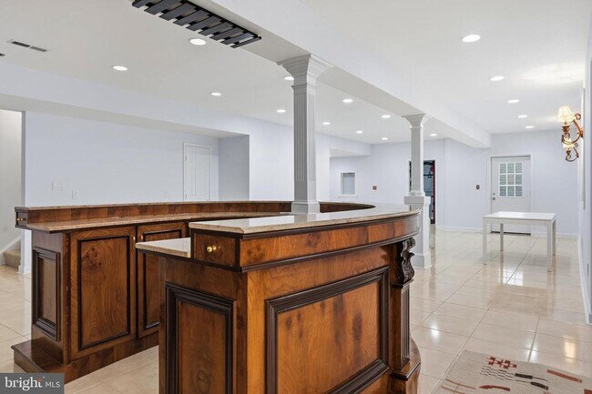 Building Photo - 4924 Berkshire Woods Dr