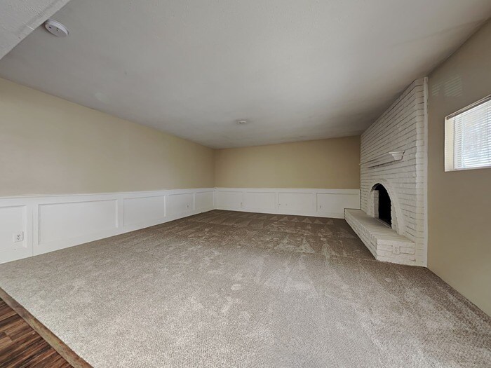 Building Photo - 1517 Camelia Dr
