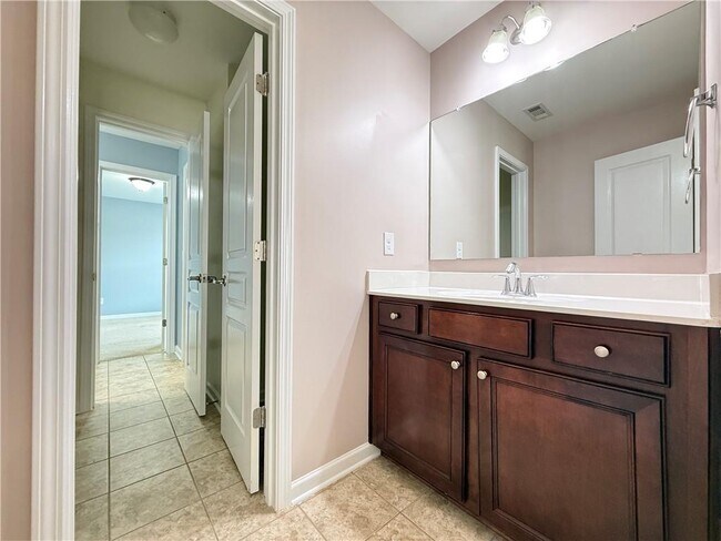 Building Photo - 279 Pendergast Dr SW