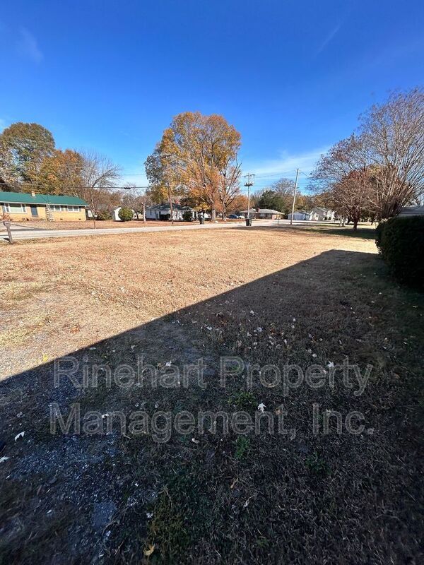 Building Photo - 2326 Marett Blvd