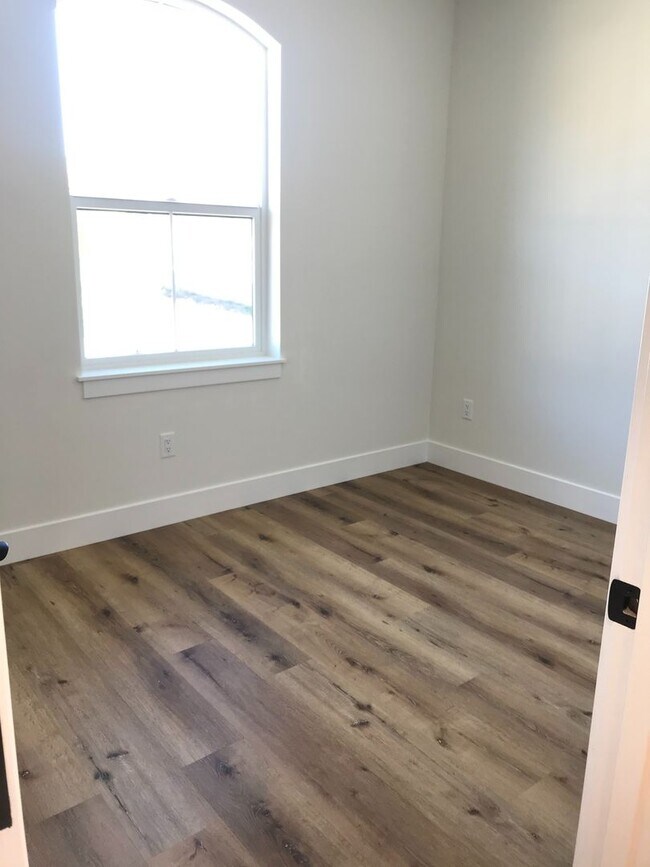 Building Photo - 3779 Jones Way