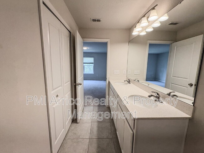 Building Photo - 2144 Laceflower Dr