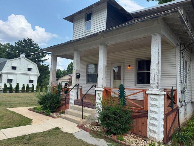 Building Photo - 146 16th St
