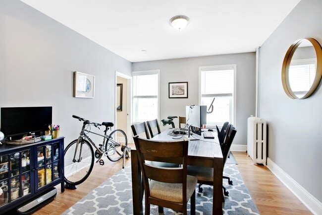 Building Photo - 342 2nd St