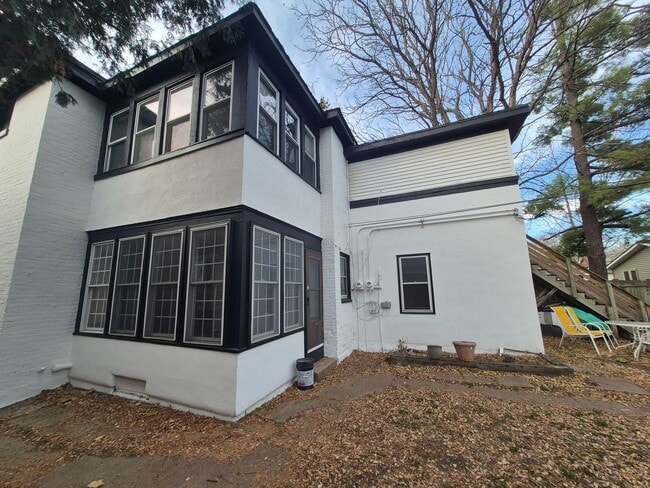 Building Photo - 416 Daly St