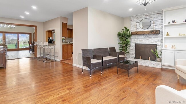 Building Photo - 120 Promenade Dr