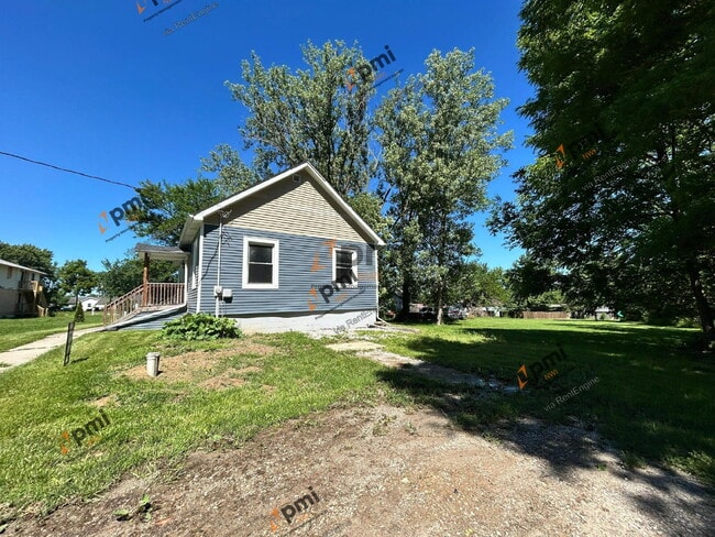 Building Photo - 13328 Edison St