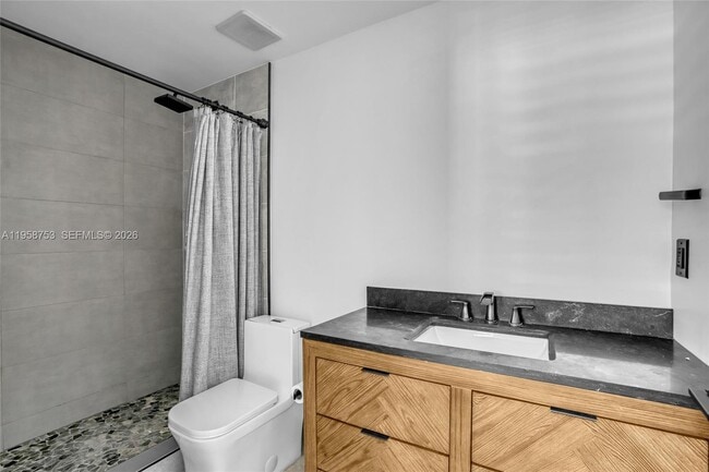 Building Photo - 1231 Sorrento Dr