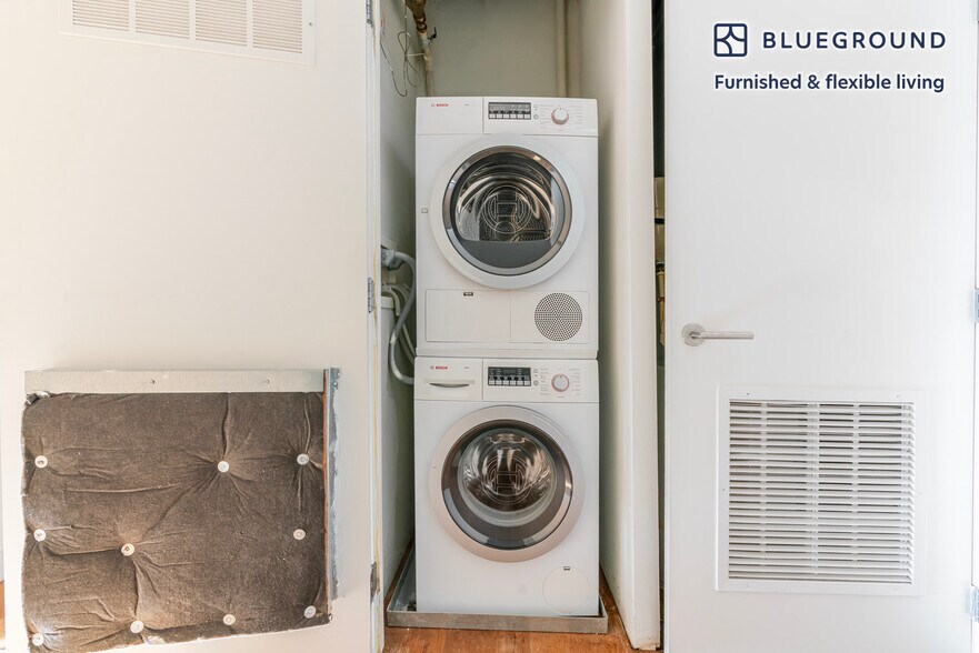 Building Photo - 1212 4th St SE