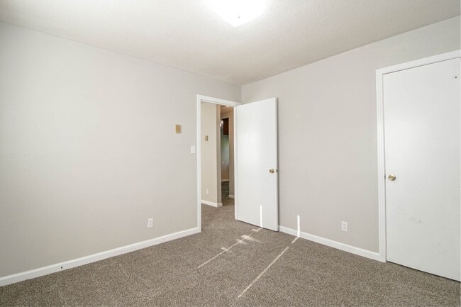 Building Photo - 1432-B McCan