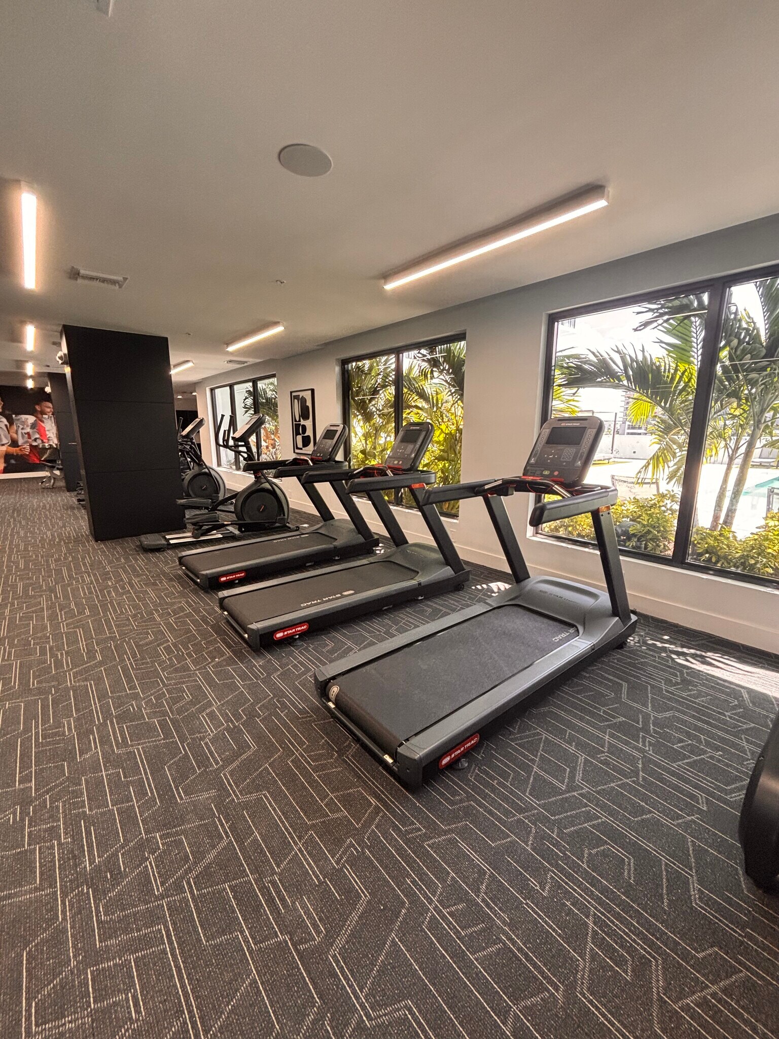 Building Photo - 1904 Monroe St