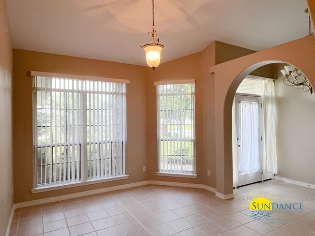 Building Photo - Freshly Painted 3 Bedroom Home in Navarre!