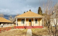 Building Photo - 510 S Ash St