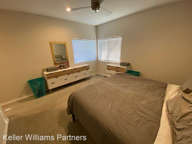 Building Photo - 4 br, 3 bath House - 4186 Orchid St