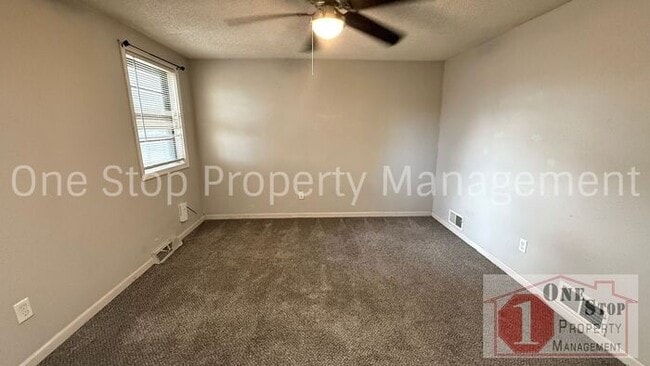 Building Photo - Beautiful Split Level Home w/ 4 Bedroom an...