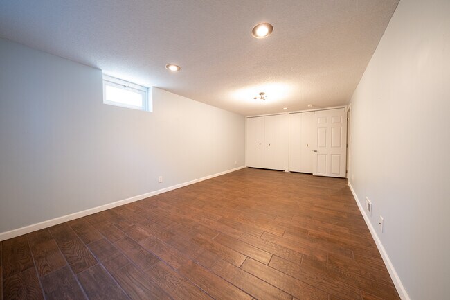 Building Photo - 2817 W 109th St