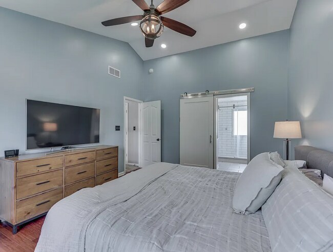 Building Photo - 2919 Kaskaskia Way