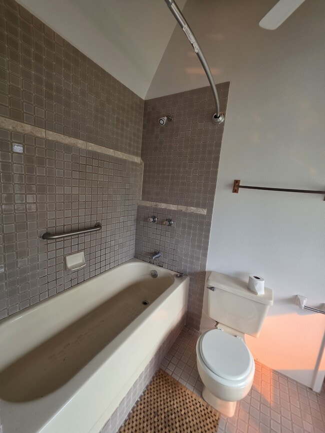 Building Photo - 15-1794-1794 1st Ave