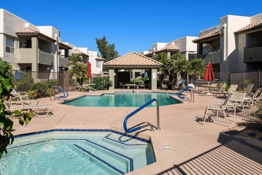 Building Photo - 1825 W Ray Rd