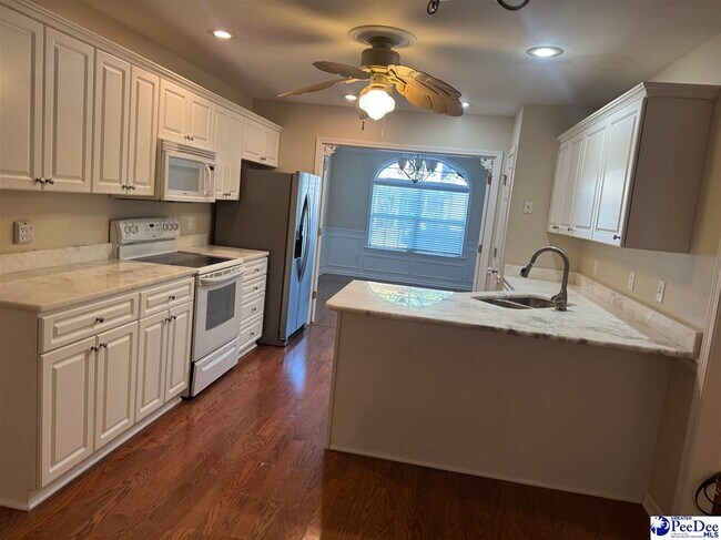 Building Photo - 438 Quail Pointe Dr