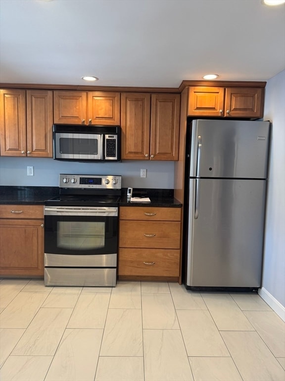 Building Photo - 38 Vine St