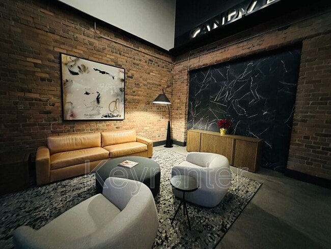 Building Photo - 1060 Worlds Fair Park Dr