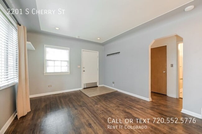 Building Photo - 2201 S Cherry St