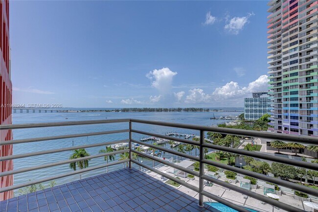 Building Photo - 1541 Brickell Ave